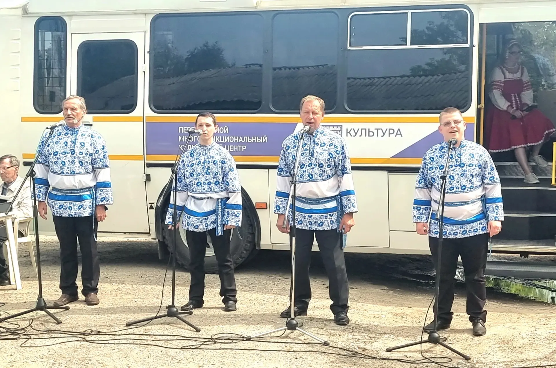18 июля в деревне Бряньково состоялся яркий и душевный концерт — передвижной культурный центр «ЦКДиК