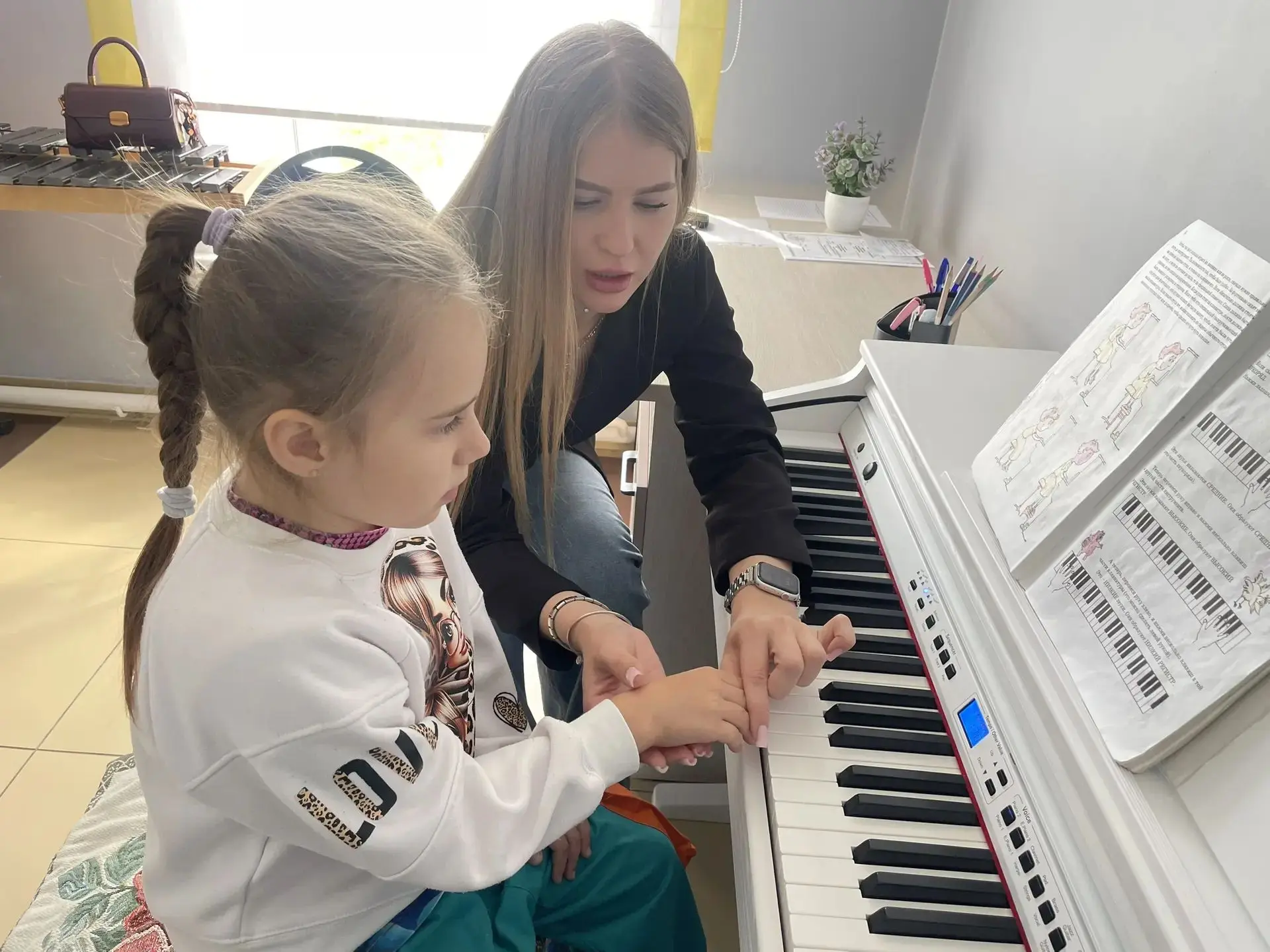 🙂С нетерпением ребята ждали, когда снова прикоснуться к клавишам инструмента. 🎶Встрет...