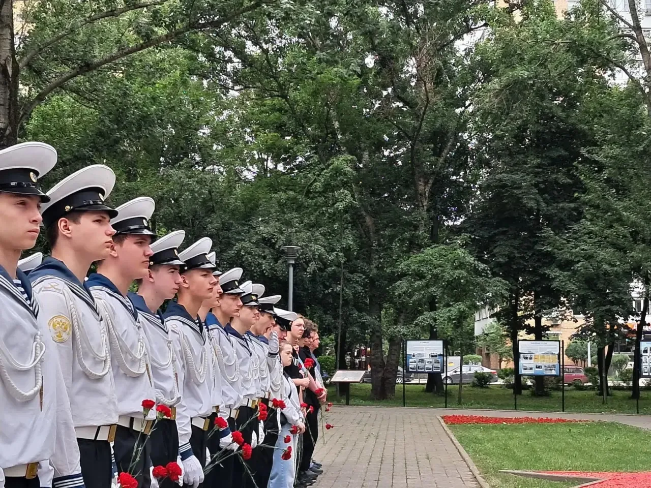 Курсанты Колледжа Академии водного транспорта приняли участие в митинге, посвященном «Дню памяти и с