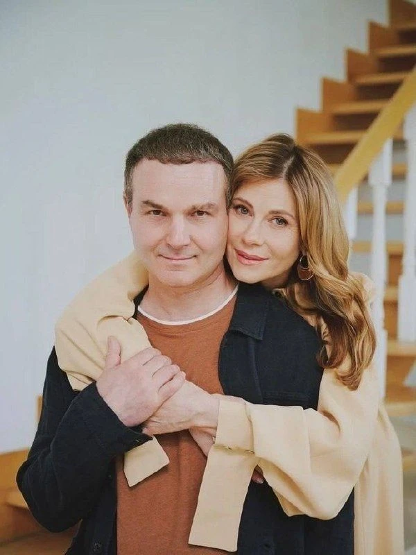 Актриса сериалов «Кто в доме хозяин?» и «Склифосовский» Анна Невская показала лицо 2-ме...