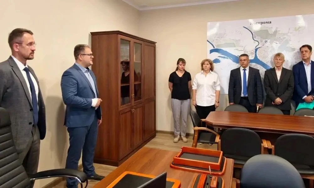 🛡 Новым замглавы администрации по безопасности стал экс-сотрудник ФСБ

На эту должность назначен ур