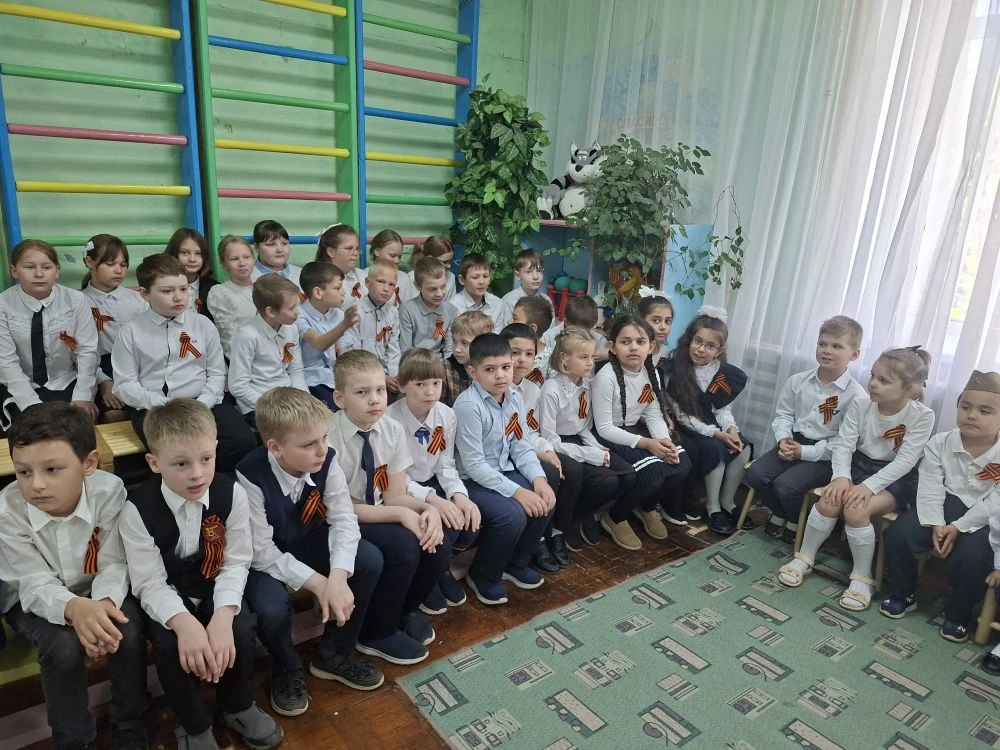 Сегодня в дошкольном отделении МАОУ "СОШ 15 имени С. П. Шпунякова" прошёл праздничный концерт "Этот 