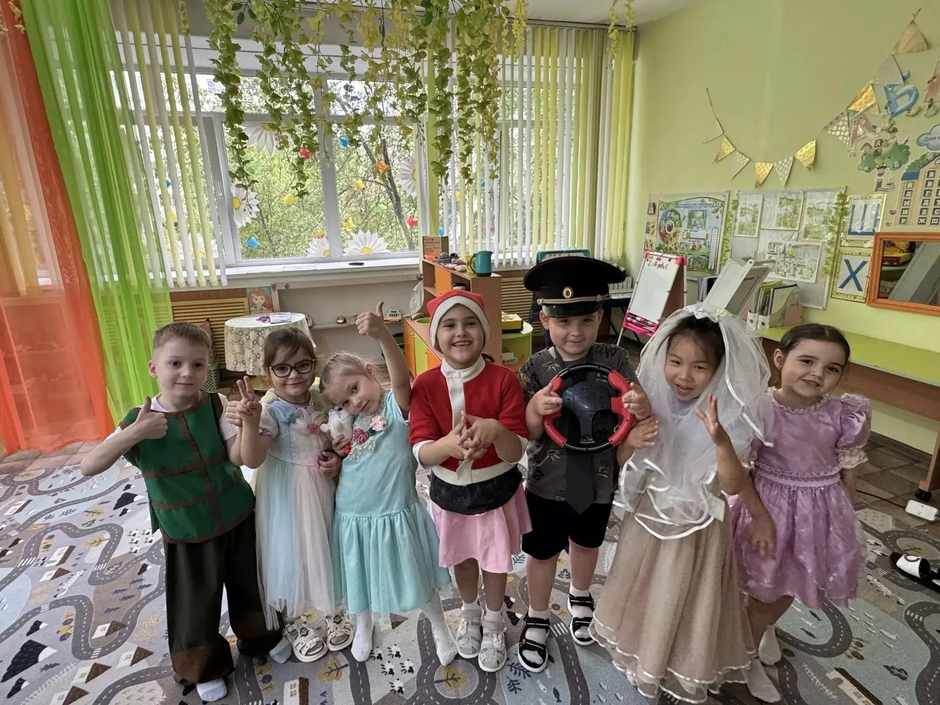 В группе "Светлячки" прошёл замечательный праздник-день именинника. Ребята участвовали в веселых кон