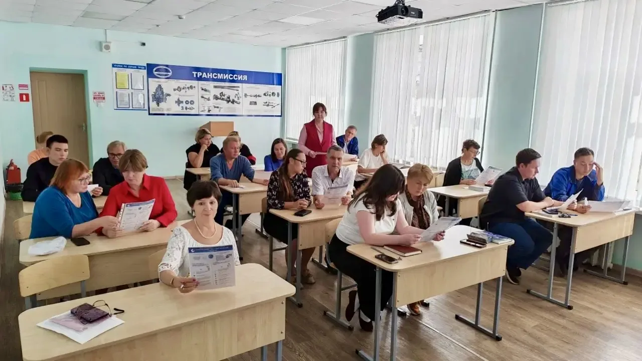 🧠 Забота о главном: педагоги-психологи провели важную встречу с преподавателями техникума