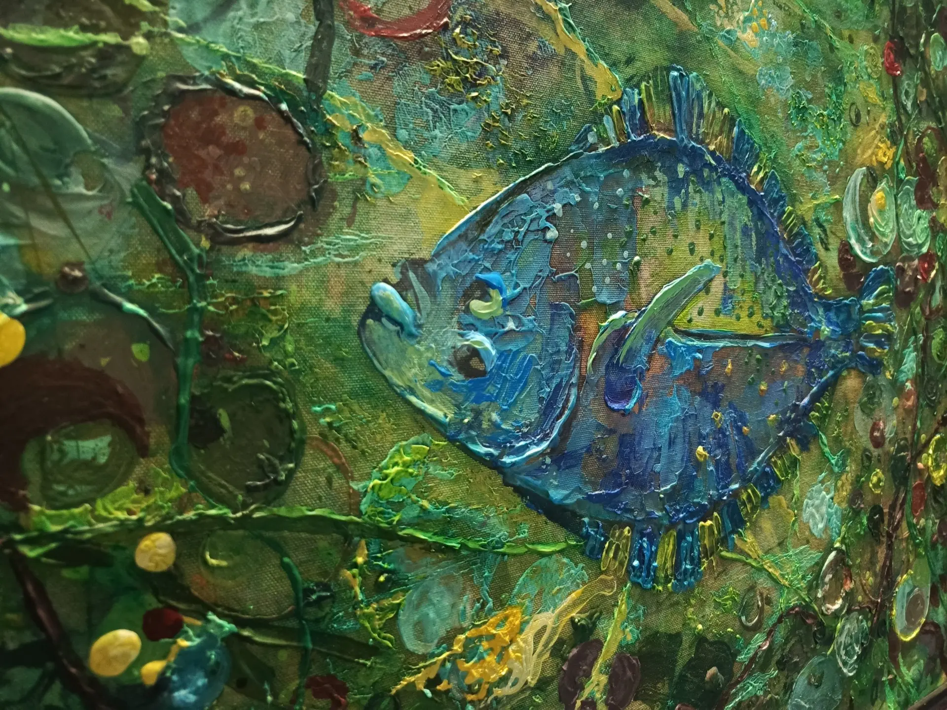 🐠В Приморском океанариуме открылась выставка сотрудника

В океанариуме работают очень талантливые л