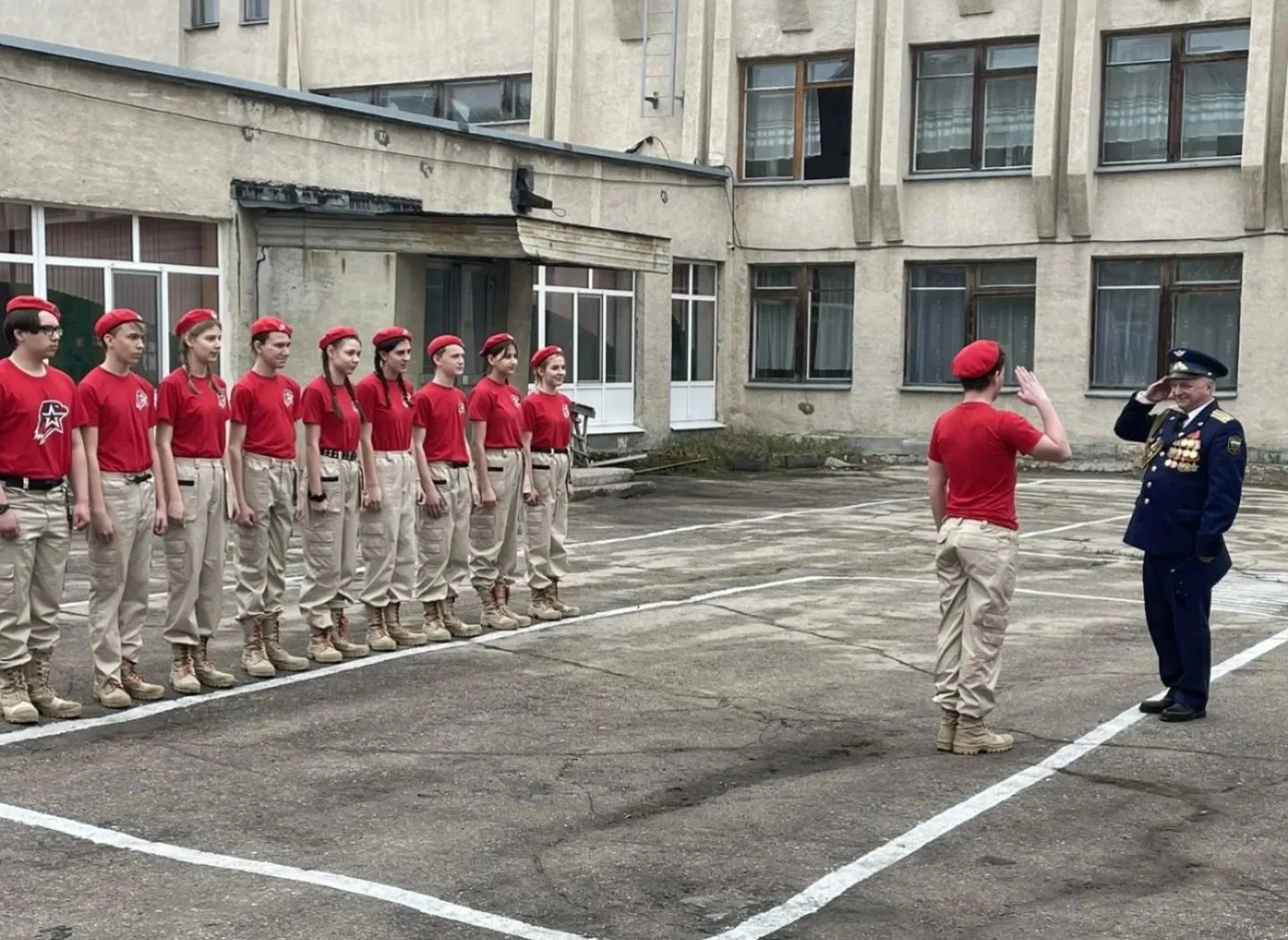 Сегодня, 2 апреля, юнармейский отряд «Звезда» из ГБОУ ООШ села Заборовка с честью представил свою ма