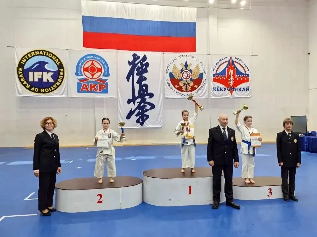 🏆 Победа Вероники Мельниковой на Всероссийских соревнованиях по кёкусин-ката
