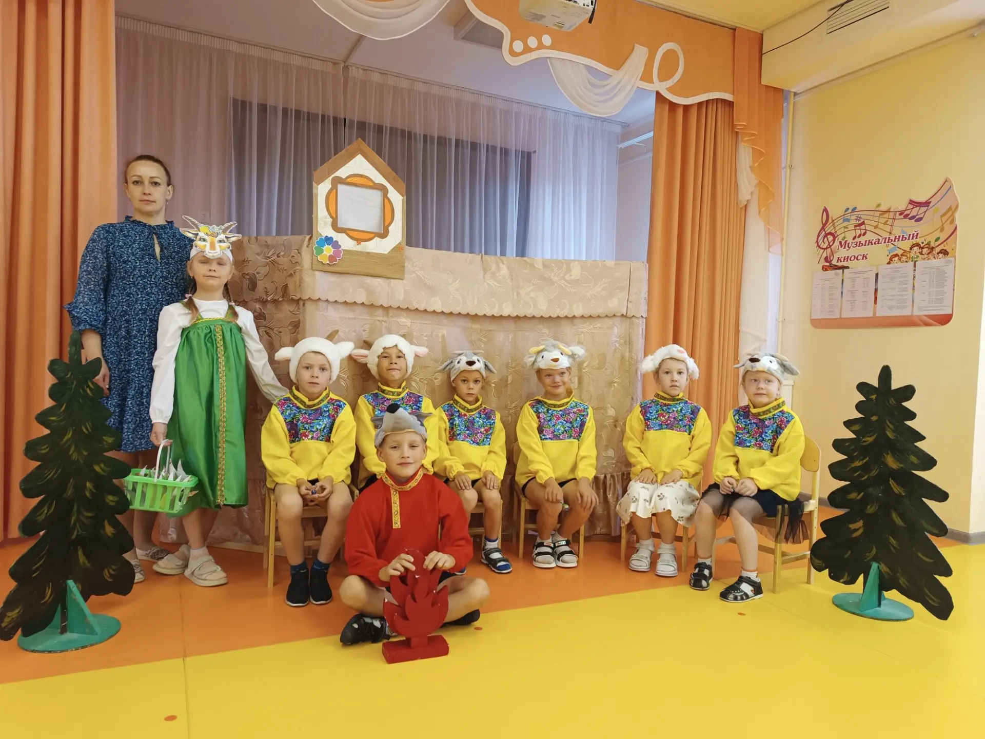 🎉Премьера спектакля 🎭
⚡Сегодня в нашем детском саду - настоящее событие! Дошколята из группы "Више