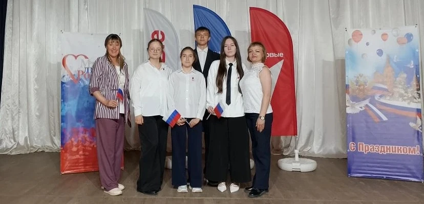 ✨ Большой шаг к большим делам: наши ребята вступили в Движение Первых! ✨ 
 
Ура! Сегодня особенный д
