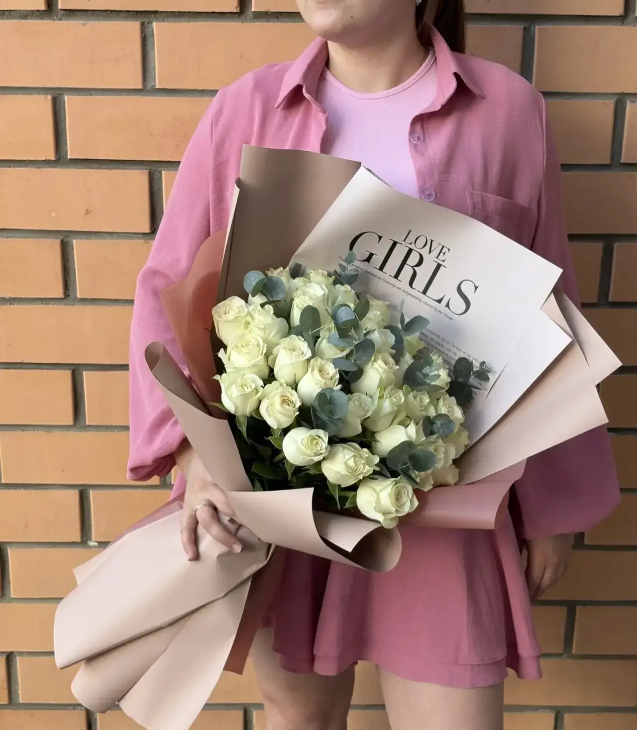 🌸✨ Подарите своим близким волшебство и нежность с букетом белых роз! ✨🌸