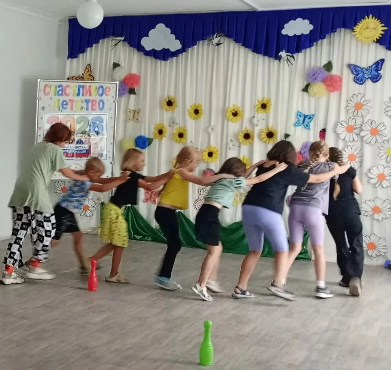 День науки прошел на ура! 🧪✨
Наш день начался максимально бодро: с энергичной зарядки и зажигательн
