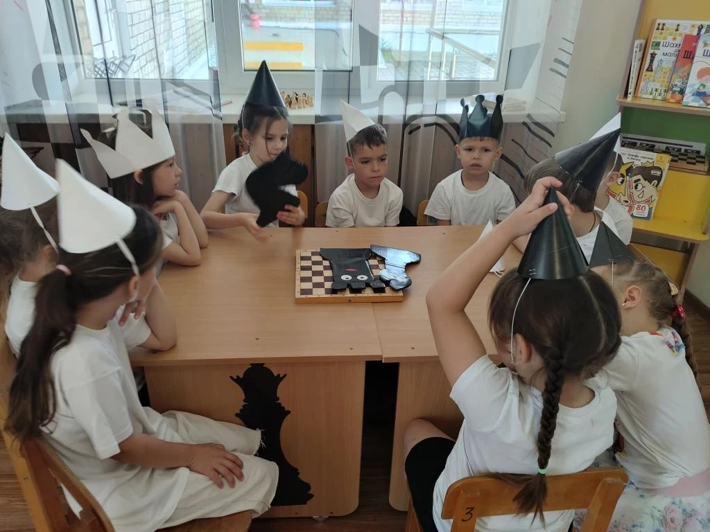 🎉 Шахматный калейдоскоп: юные стратеги за игрой ! 🎉