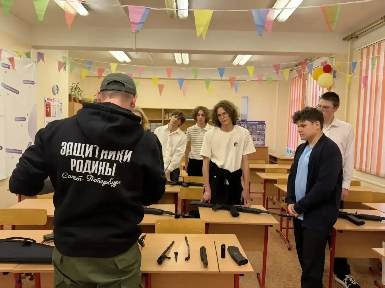 В школе № 605 в рамках проекта «Полигон» прошло важное занятие для учащихся. Его провёл...