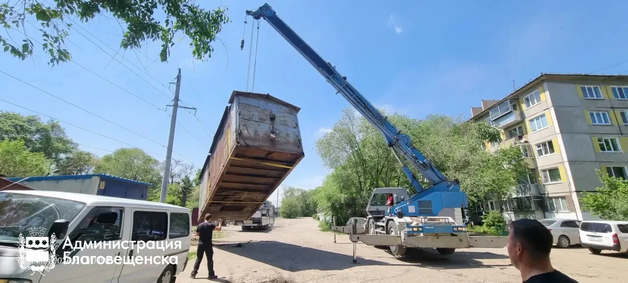 🏗️ Борьба с самостроем: с начала года в Благовещенске вывезли около 70 гаражей «нелегалов»

В Благо