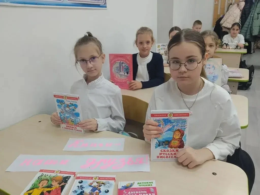 «Орлята» в мире книг! 📖✨  В рамках Года народов России и традиционной Недели детской книги Юные Орля
