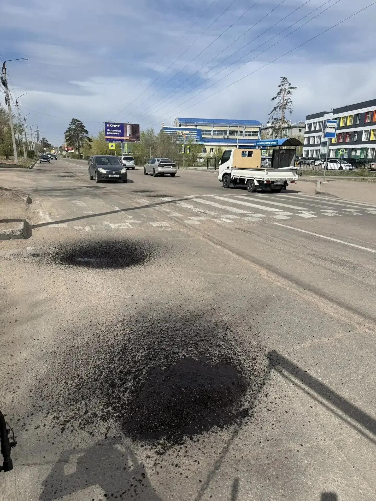 В Улан-Удэ ямочный ремонт провели более чем на 20 улицах   🛠️ За прошедший месяц сотрудники дорожной