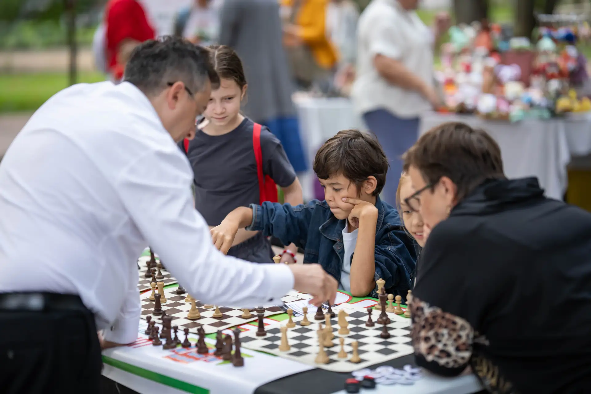 ♟️ Мечтаете, чтобы ваш ребёнок побеждал не только на доске, но и в жизни?