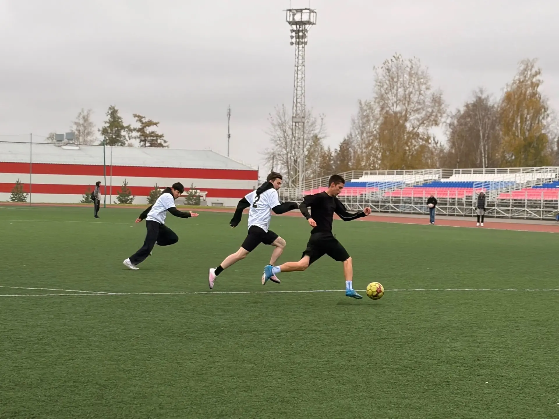 ⚽️ В Серове продолжается студенческая Спартакиада: определились победители футбольного ...