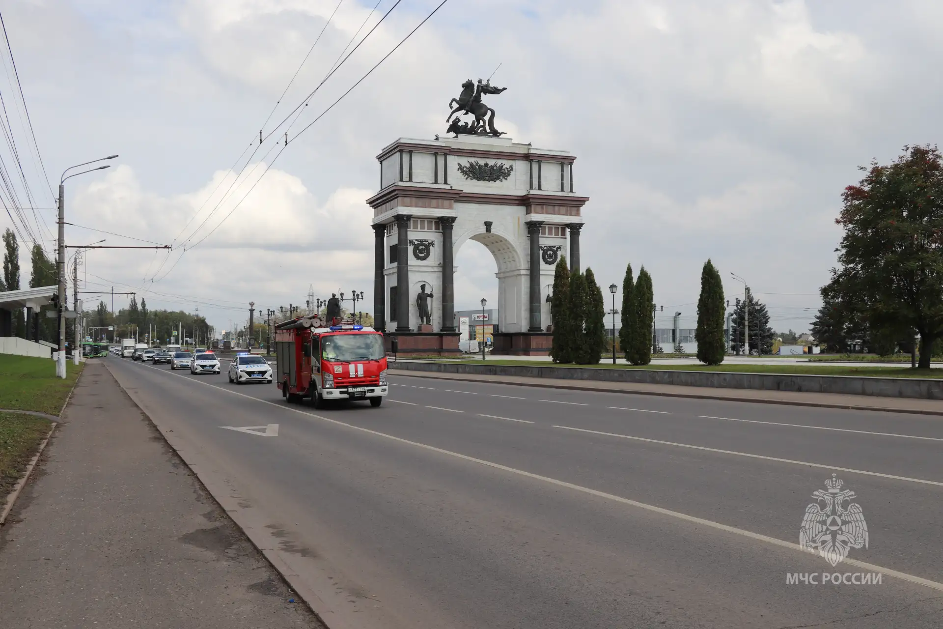 🚒 Сотрудники Главного управления МЧС России по Курской области совместно с представите...