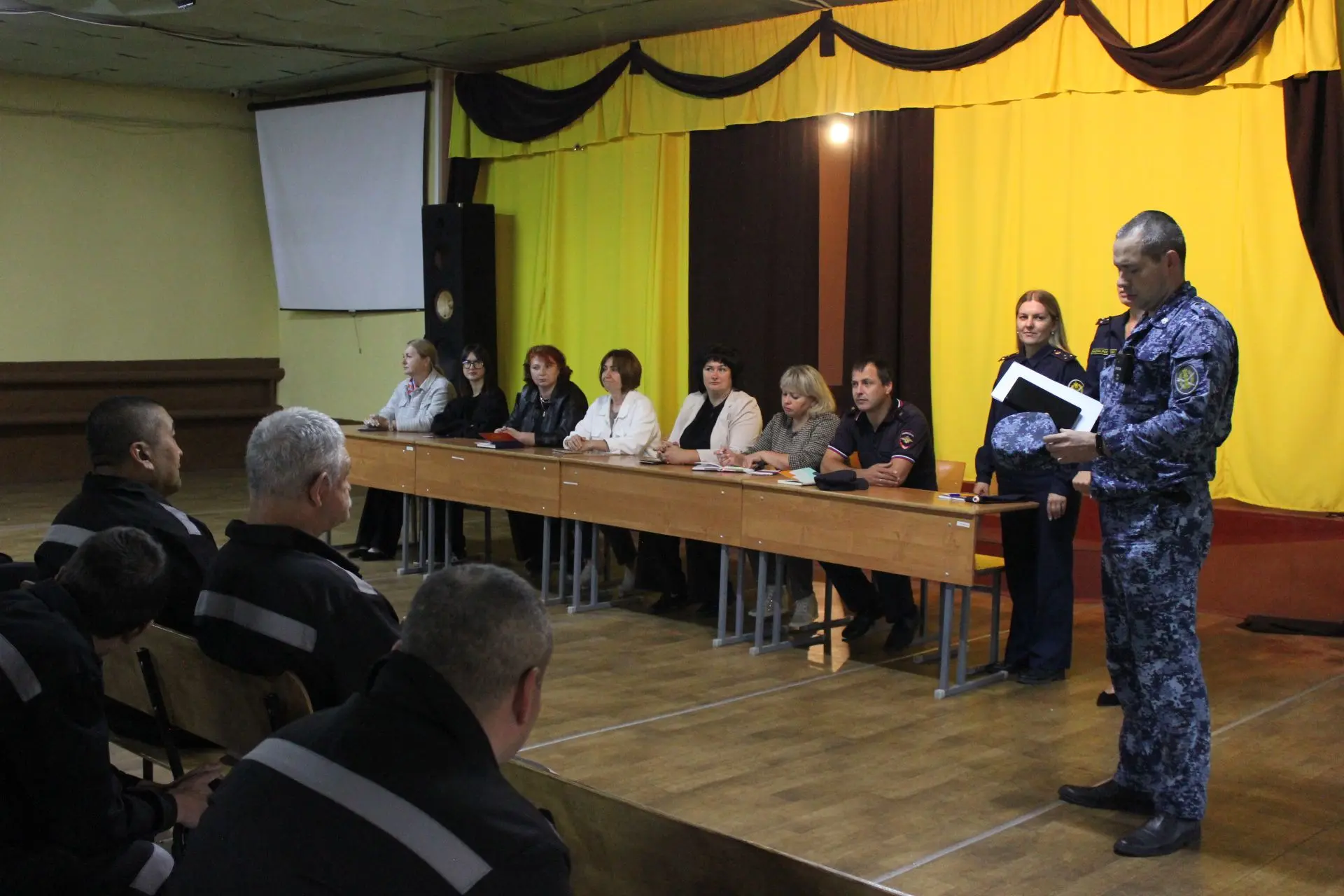 Шаг к новой жизни: в Сафоново помогают осужденным подготовиться к трудоустройству 🤝