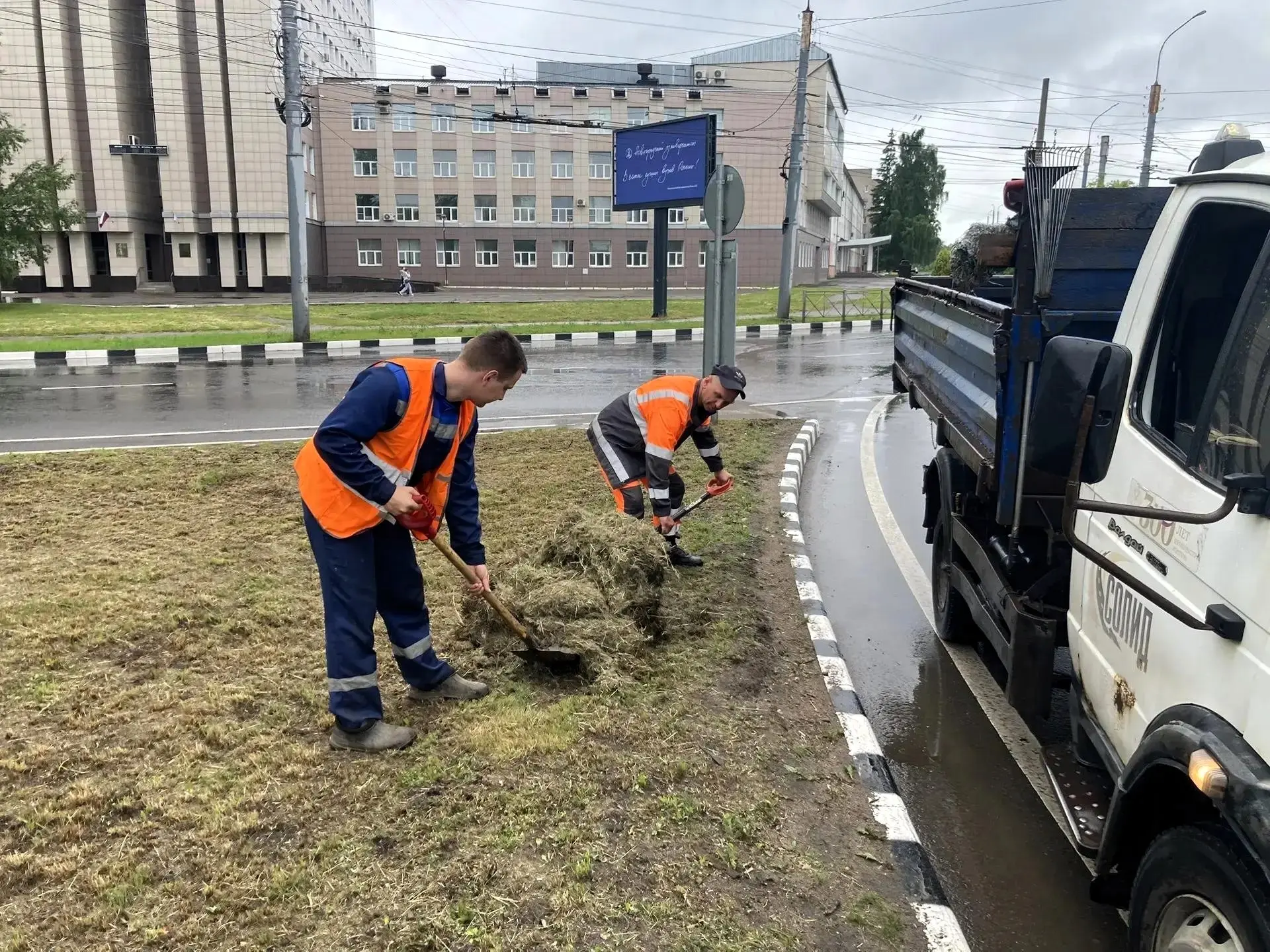 Уважаемые Новгородцы!

В выходные и праздничные дни городские коммунальные службы в постоянном режим