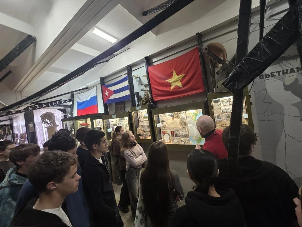 22 апреля 8 «В» класс с классным руководителем Горловой Людмилой Сергеевной посетил Музей «Шурави». 