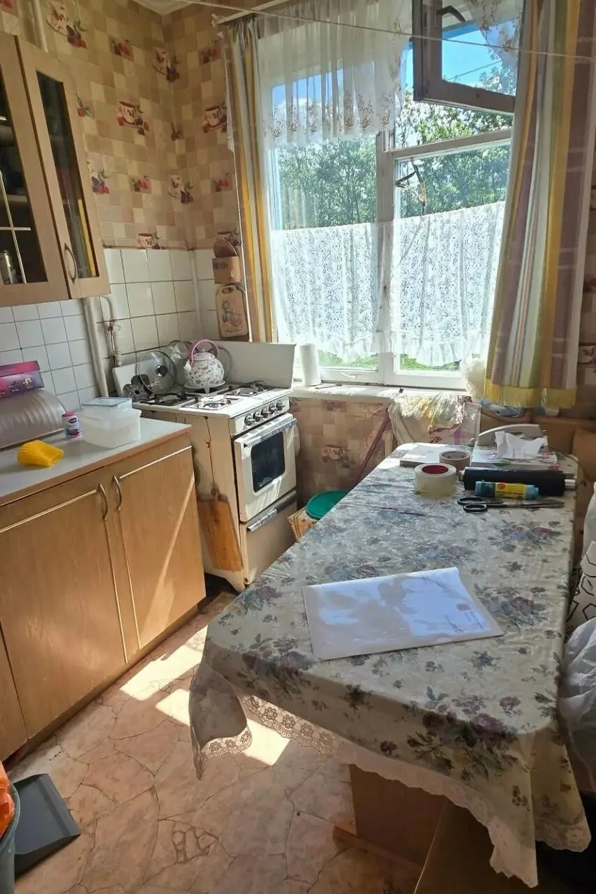 Продам 4-комнатную квартиру на кв. 30 лет Победы. 2/5 этаж. 63/45/6 кв.м. 3 изолированн...