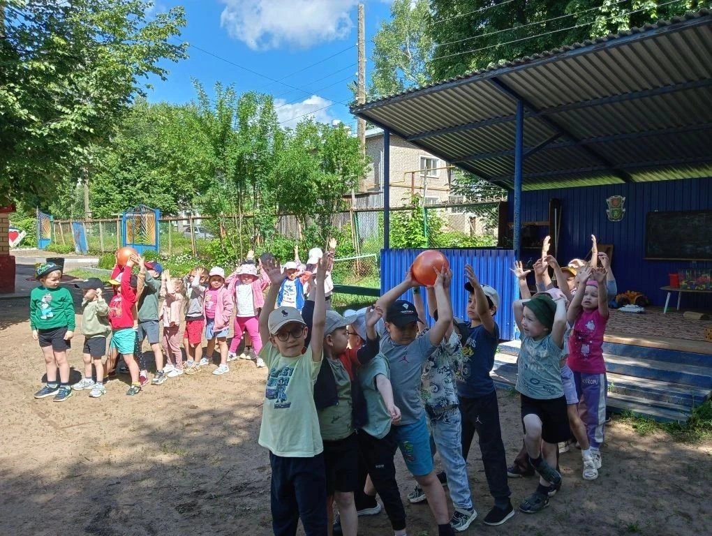 Лето — это маленькая жизнь, а 1 июня — её самый долгожданный старт! В Международный ден...