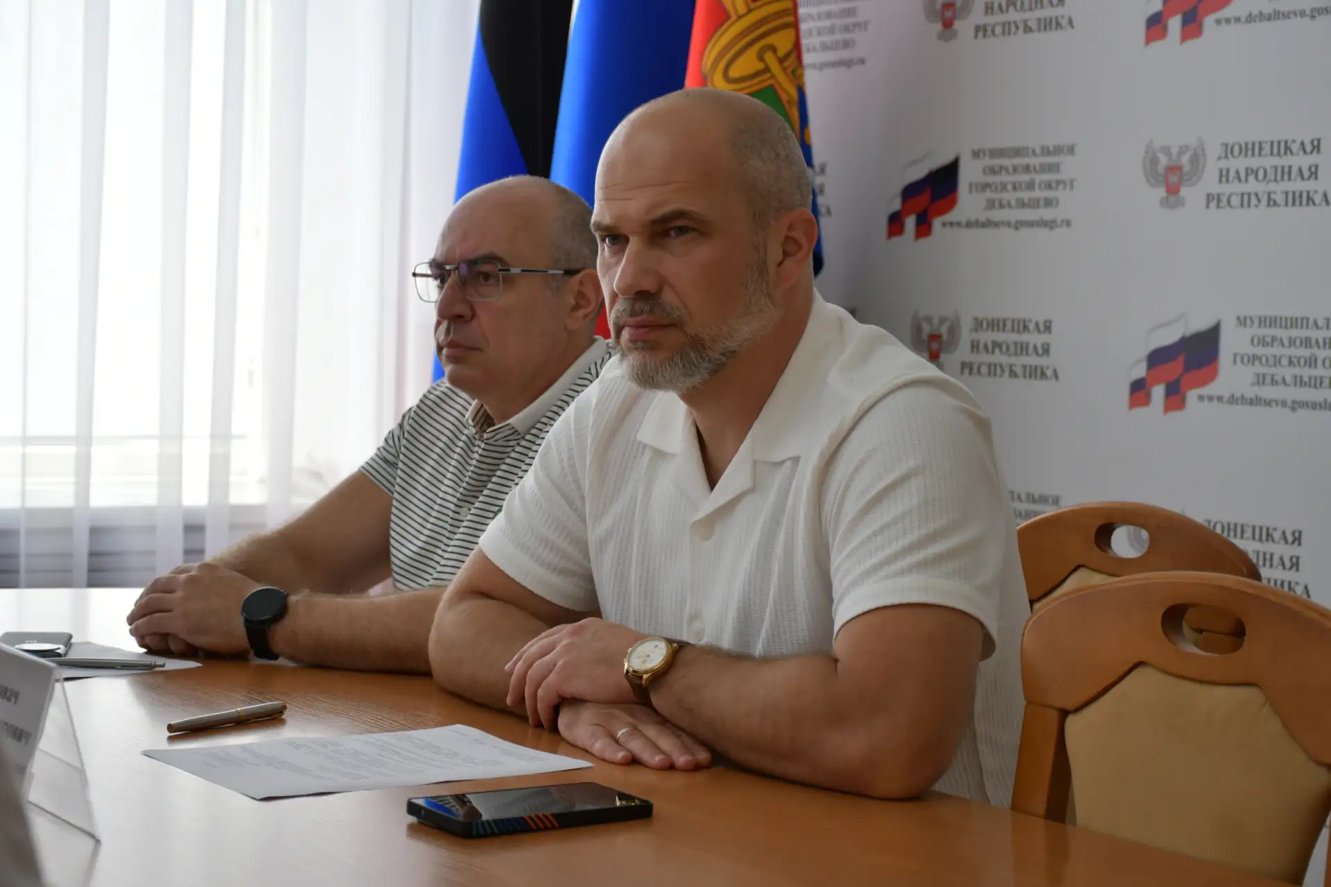 Сегодня, 6 июля, в администрации городского округа Дебальцево глава муниципального обра...