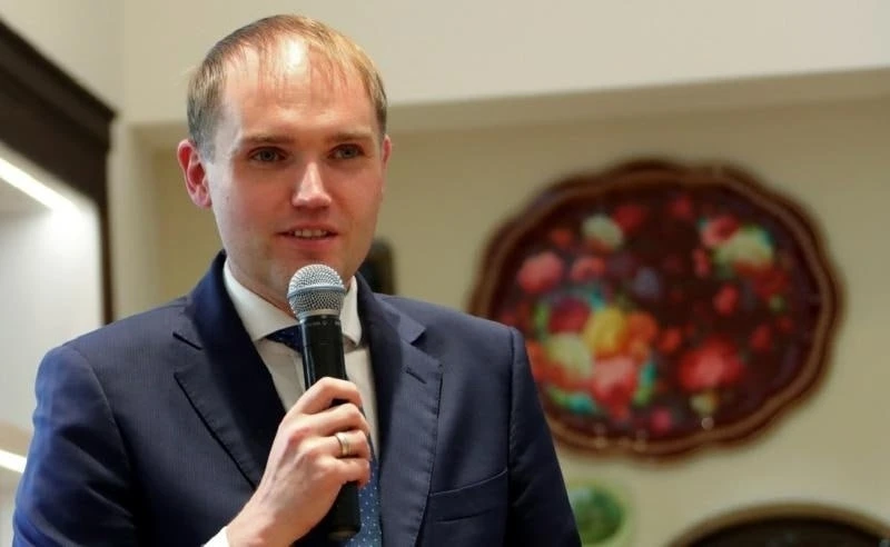 Экс-директора департамента Минпромторга Дмитрия Колобова арестовали по делу о хищении. ...