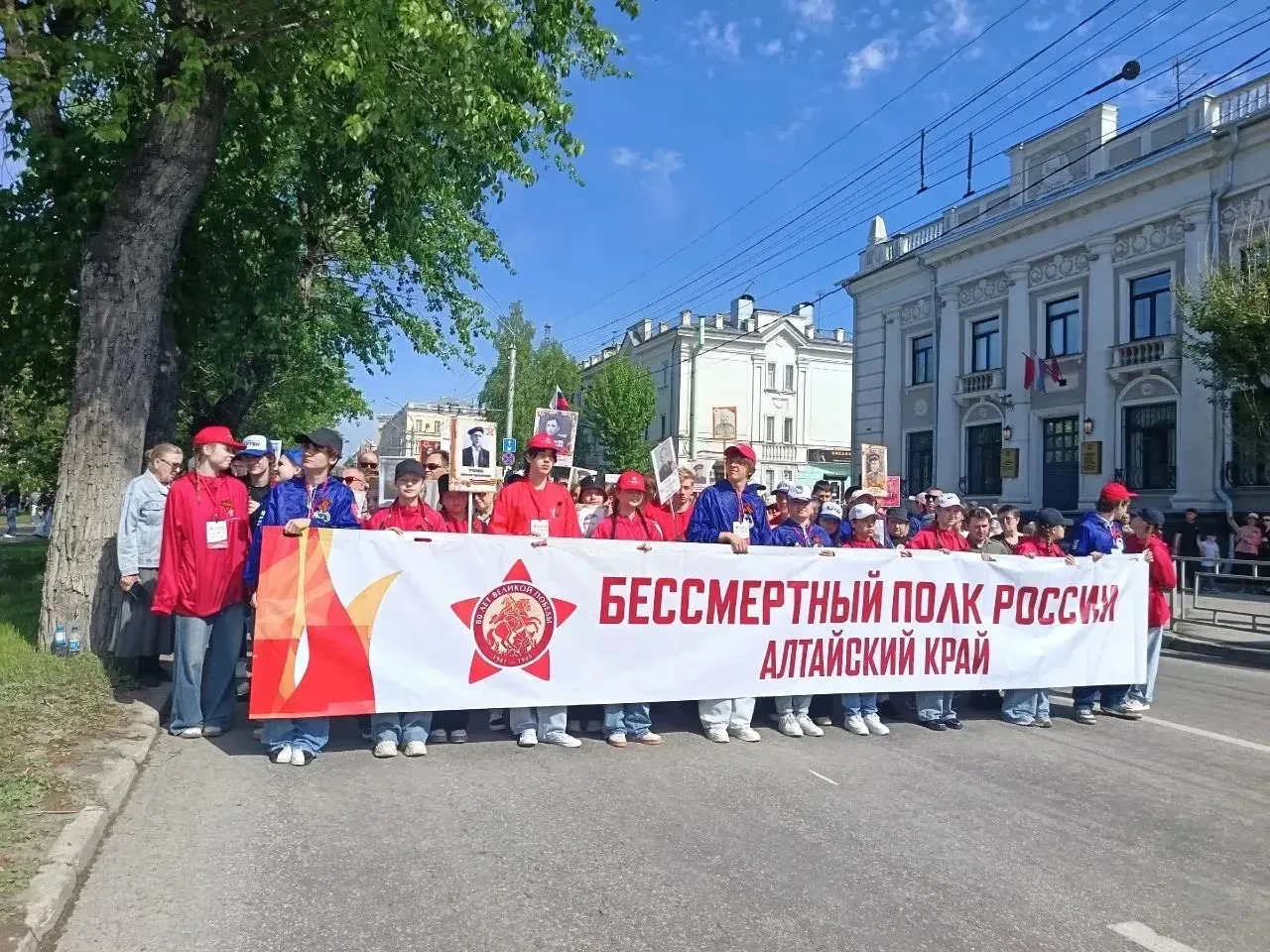 Волонтёры Победы стали соорганизаторами шествия «Бессмертный полк» в Барнауле  🎗9 Мая в Барнауле про