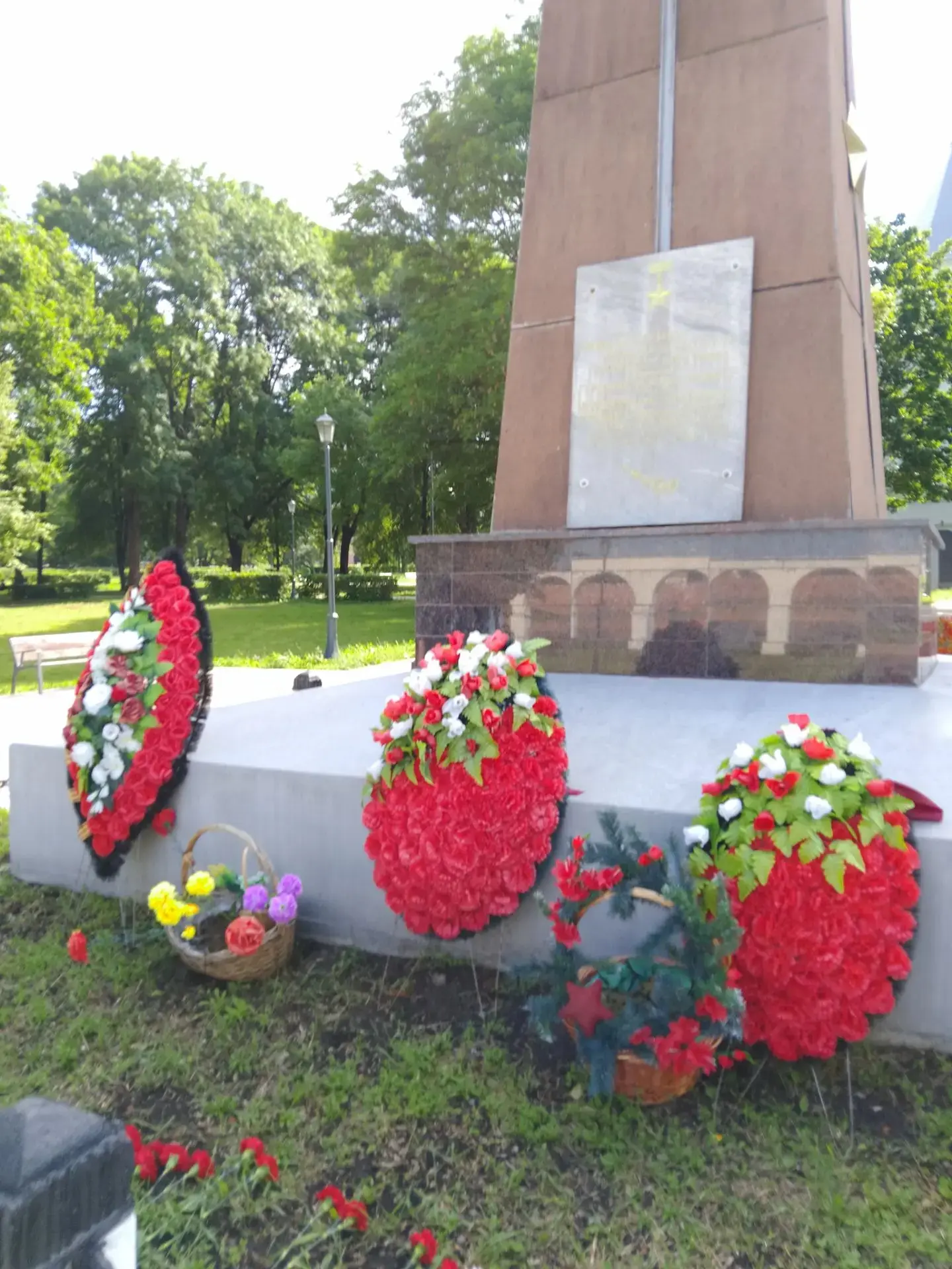 Ребята из летнего  пришкольного лагеря приняли участие в торжественном митинге памяти начала ВОв ице