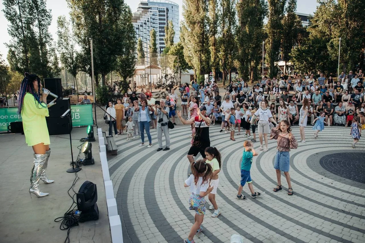 🩵 День детских рисунков в парке «Дельфин»!