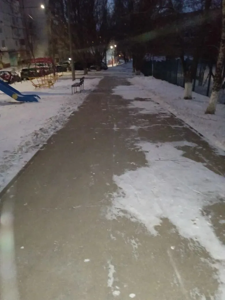 С последствиями первого снегопада❄❄❄ справились, ждём детей в понедельник, 15 декабря