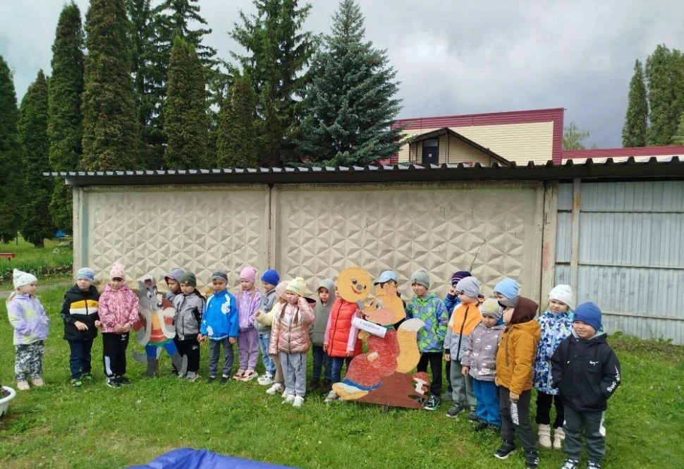 Педагоги МБДОУ детский сад "Солнышко" с. Красное  — Наталья Николаевна Вельможная и Юли...