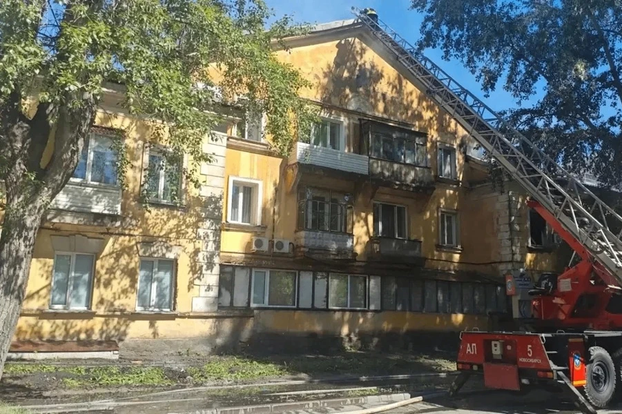 Режим повышенной готовности введут в жилом доме в Новосибирске после взрыва газа

Две семьи уже обра