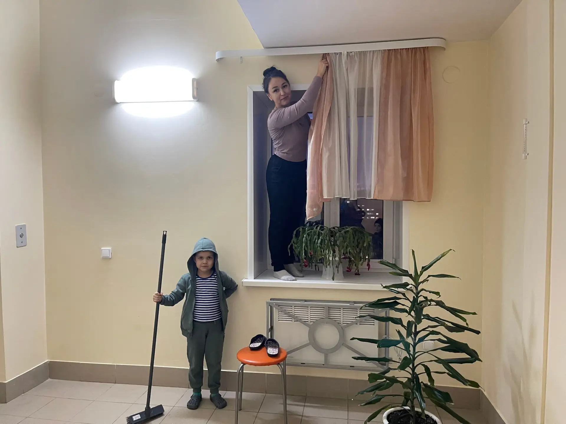 🧹 «Чистый четверг»: дождь не помеха, когда соседи вместе!  ТОС "Строителей 31"объединились и навели 