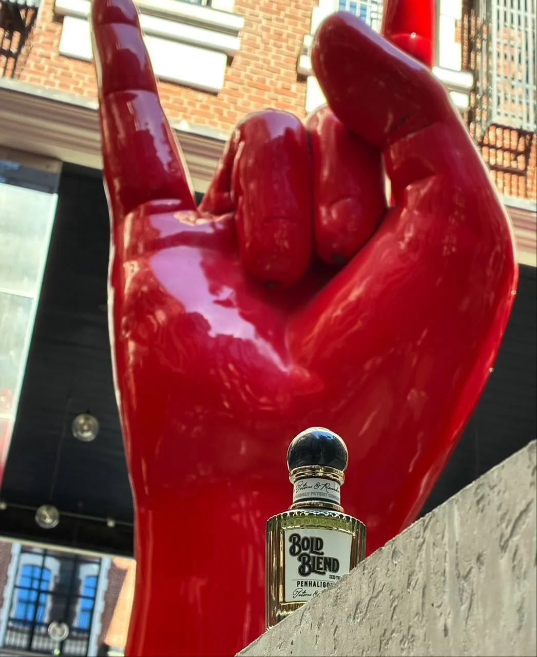 У Penhaligon’s — пополнение

В линейке Potions and Remedies вышел аромат Bold Blend, играющий на пол