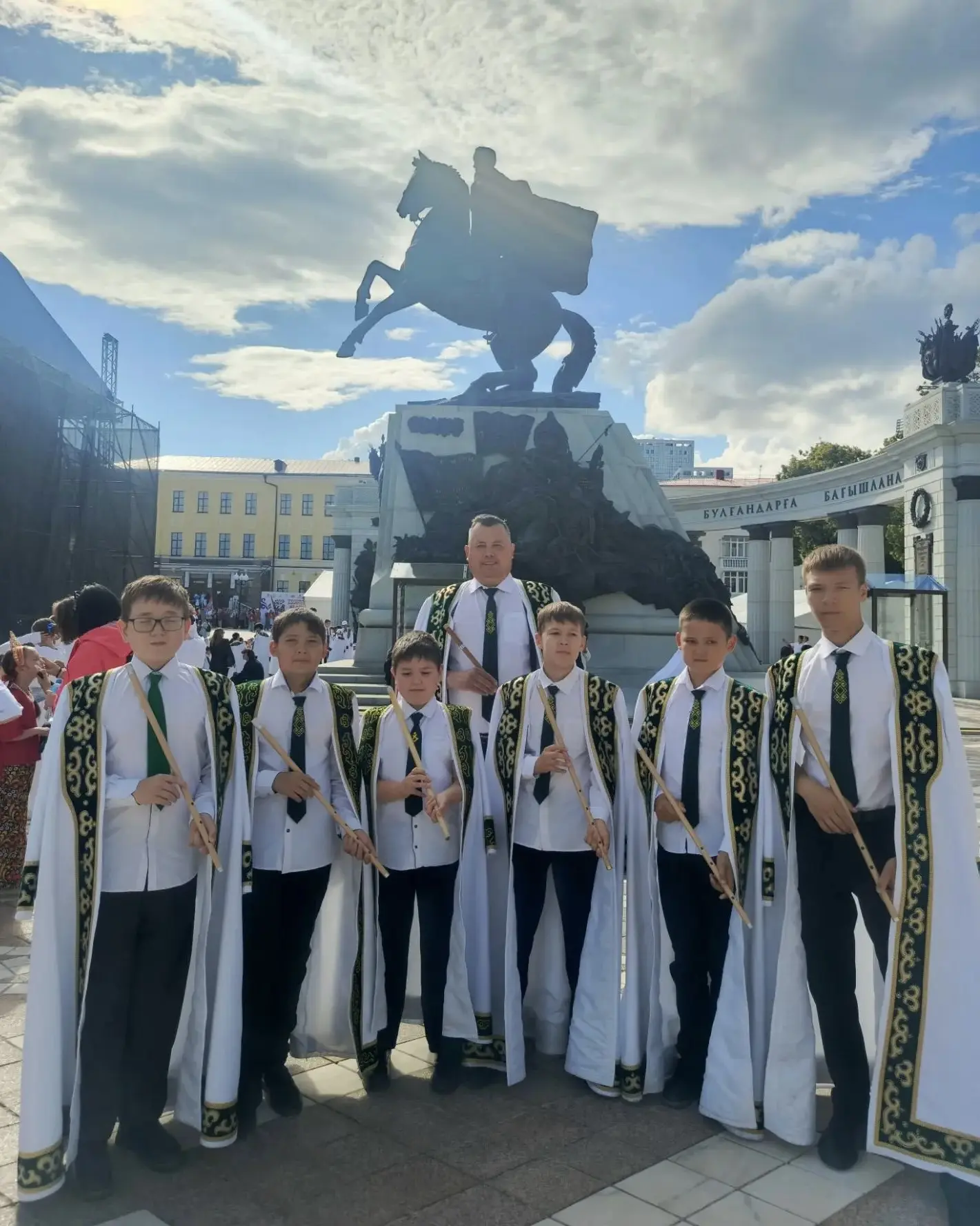 🎶 24 июня, преподаватель Детской музыкальной школы №15 Кирамов Руслан Сагитович и учащиеся класса Б