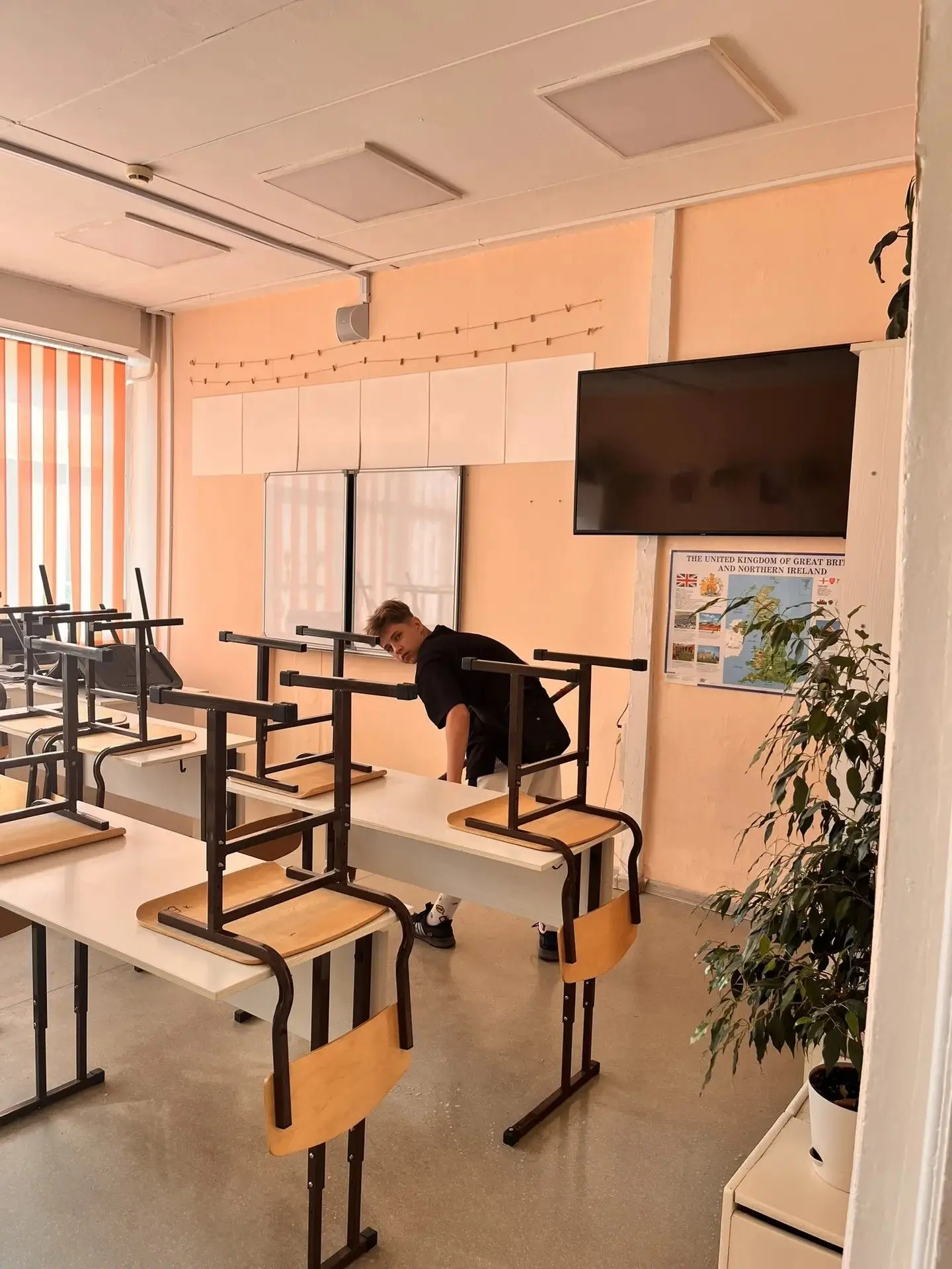 ✨23 июля: день труда и знаний в школе №4!

Сегодня, 23.07.2026, ребята из платной бригады МБОУ СОШ №