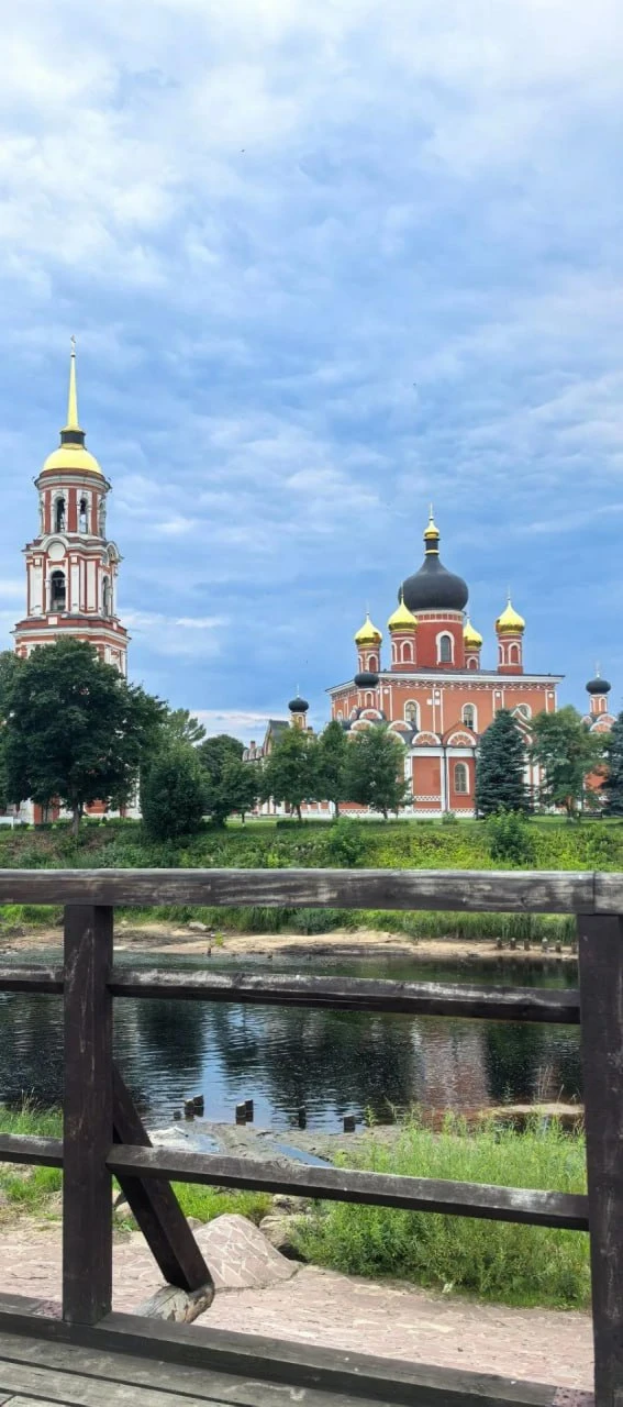 Соборная площадь и набережная Достоевского в Старой Руссе