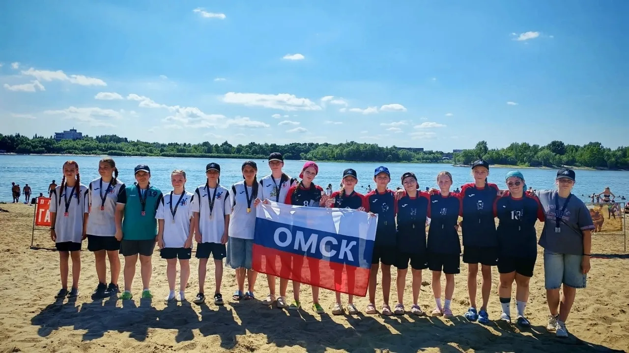 🤾 Завершился первый день муниципальных соревнований города Омска по пляжному гандболу "Сибиряк"☀☀☀
