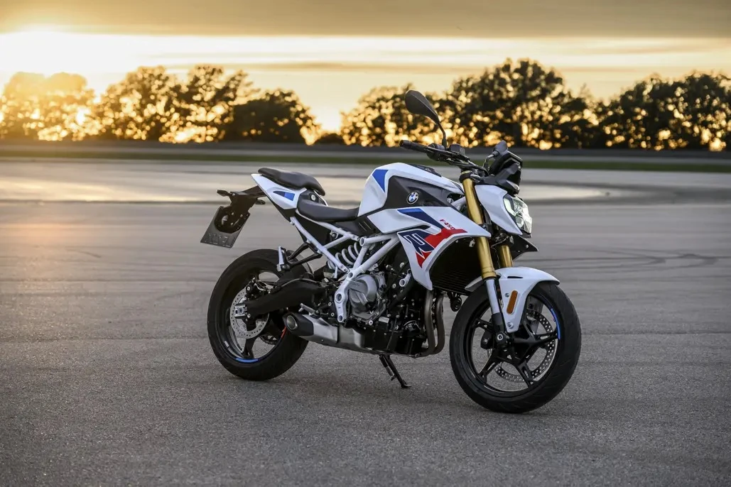 BMW F 450 R: компактный нейкед с характером