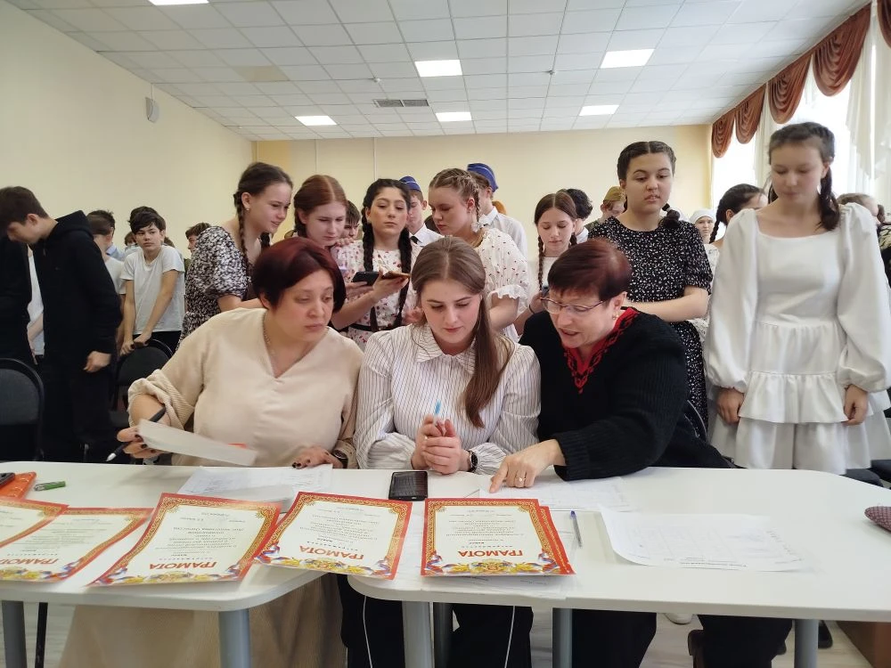 Сегодняшний день в нашей гимназии выдался по-настоящему жарким.💥  Настоящий накал страстей кипел в с