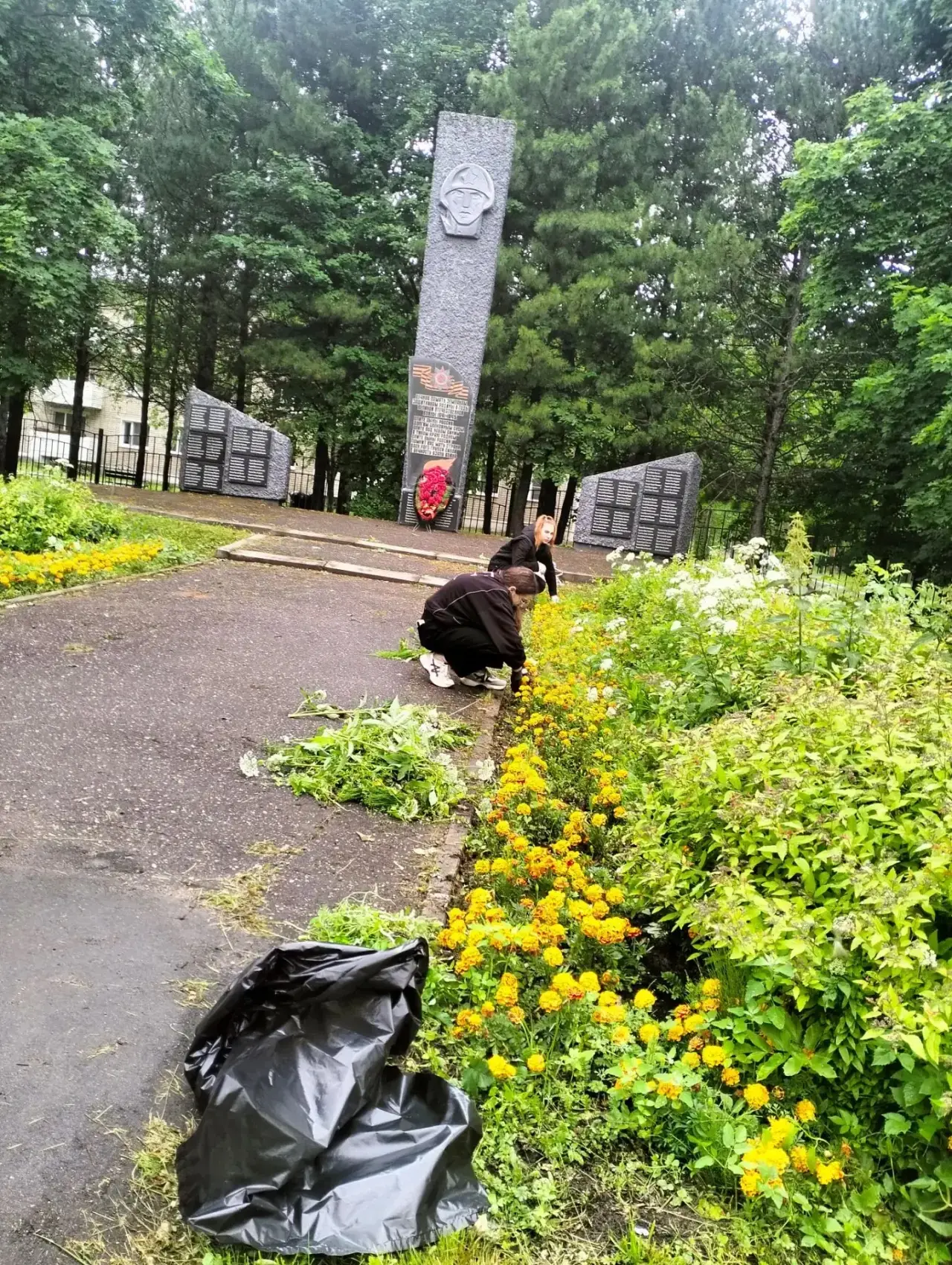 ☝️В МБОУ «Богородская СШ» первая летняя трудовая смена подростков закончилась, но ребята волонтерско