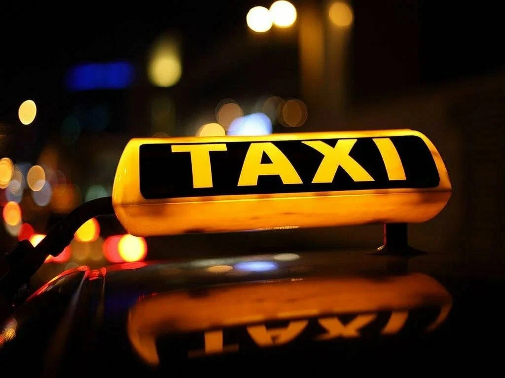 🚕 В ДНР из-за перебоев с топливом растут цены на такси и исчезают водители

"Водители часами стоят 