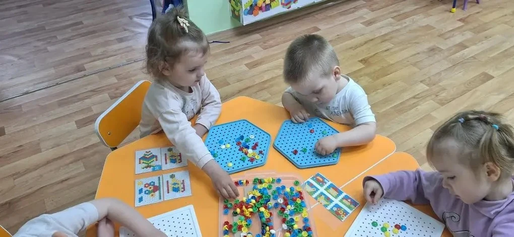 🖍🖍РУБРИКА "ПОЗНАЕМ ИГРАЕМ УЧИМСЯ "🖍🖍🖍

 👍Маленькие детали — большой шаг в развитии. Почему моз