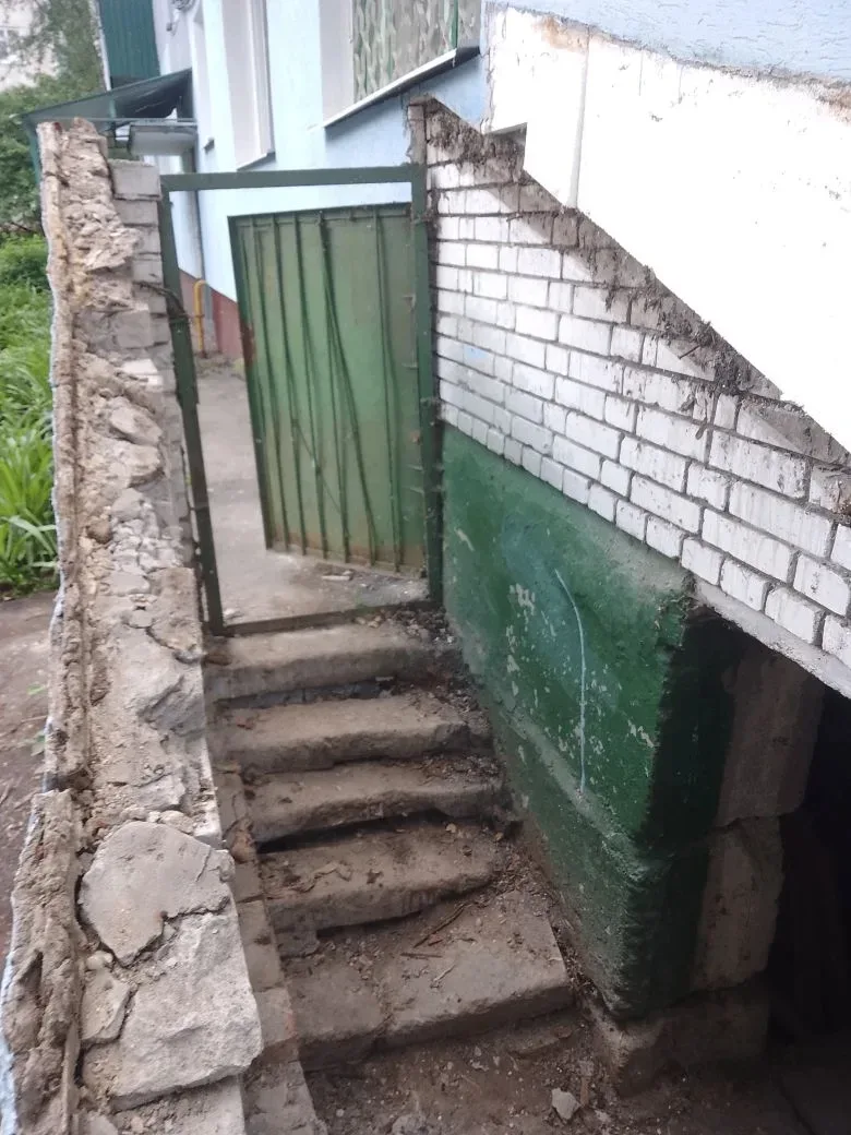 Выполнили работу по ремонту кровли над входом в подвальное помещение на Рахманинова, 31...