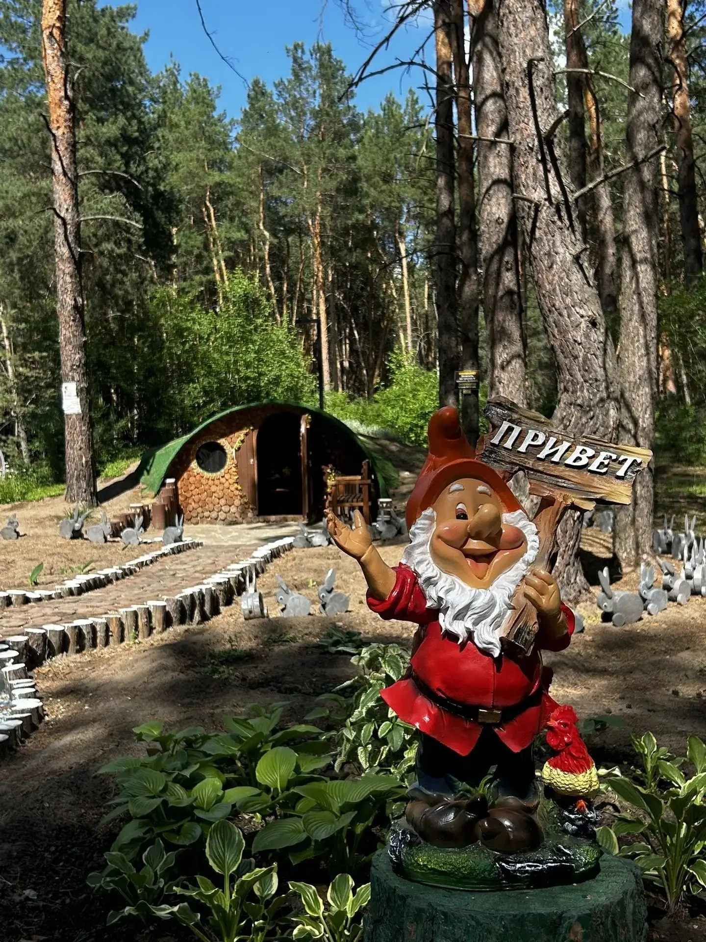 Доброе утро, Жирновский район!👋
В Жирновске сегодня ожидается  +28..+21 °C , cлабый дождь, умеренны