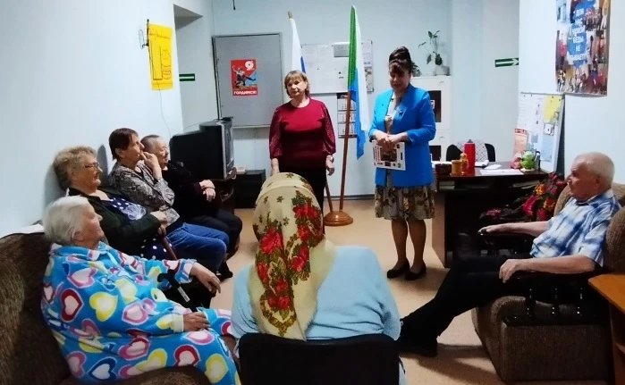 В преддверии праздника Дня России, в Доме ветеранов прошла познавательно-музыкальная программа «Наш 